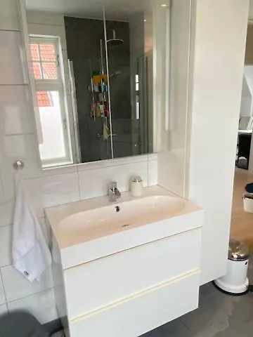 公寓 Sentrumsnaer Til Utleie Under Ons